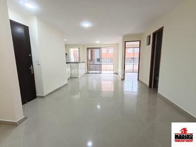 Apartamento de 3 alcobas en arriendo en Santa Teresita, Medellín, 81 m² · foto 2 de 11