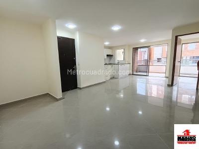 Apartamento de 3 alcobas en arriendo en Santa Teresita, Medellín, 81 m² · foto 3 de 11