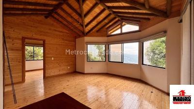 Apartamento de 1 alcoba en arriendo en Santa Elena Vereda Media Luna, Medellín, 51 m² · foto 4 de 13