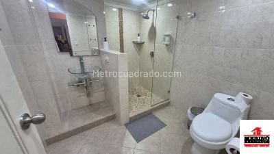 Apartamento de 3 alcobas en venta en Laureles, Medellín, 151 m² · foto 12 de 17