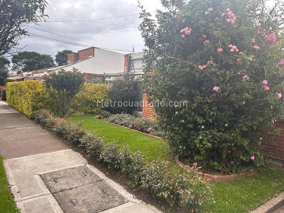 Casa de 4 alcobas en venta en Niza Norte, Bogotá, 364 m² · foto 3 de 15