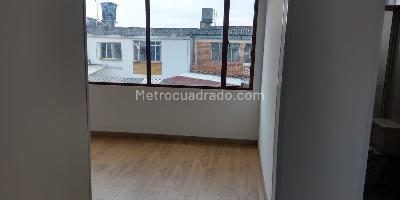 Casa de 4 alcobas en venta en Normandia, Bogotá, 262 m² · foto 9 de 17