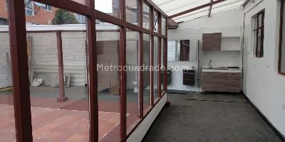 Casa de 4 alcobas en venta en Normandia, Bogotá, 262 m² · foto 2 de 17