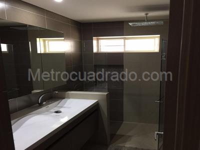 Casa de 4 alcobas en arriendo en Ciudad Jardin, Cali, 210 m² · foto 5 de 6