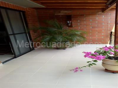 Casa de 4 alcobas en venta en Ciudad Jardin, Cali, 250 m² · foto 2 de 7