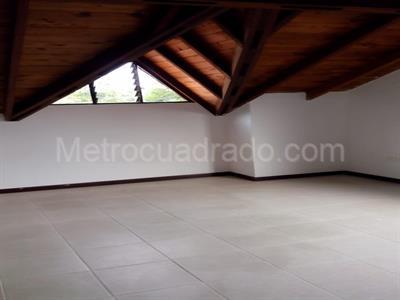 Casa de 4 alcobas en venta en Ciudad Jardin, Cali, 250 m² · foto 4 de 7