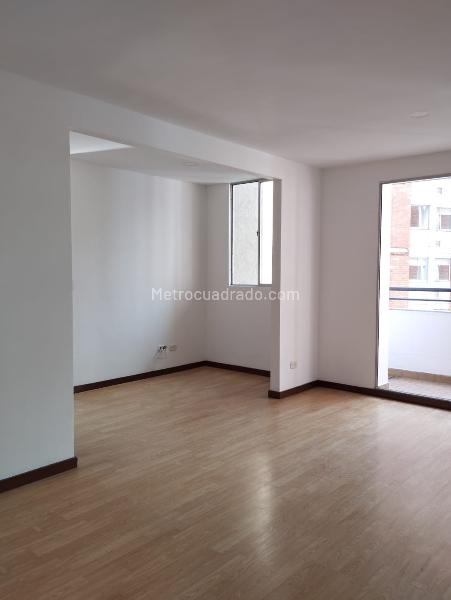 Bright 2BR Apartment in La Pilarica - 2