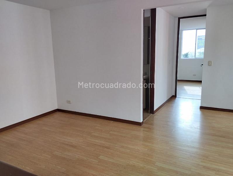 Bright 2BR Apartment in La Pilarica - 6