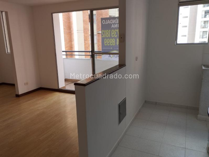 Bright 2BR Apartment in La Pilarica - 8
