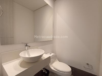Apartaestudio en arriendo en El Tesoro, Medellín, 57 m² · foto 6 de 12