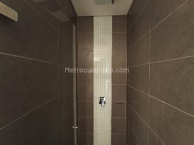 Apartaestudio en arriendo en El Tesoro, Medellín, 57 m² · foto 8 de 12