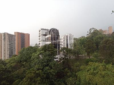 Apartaestudio en arriendo en El Tesoro, Medellín, 57 m² · foto 10 de 12