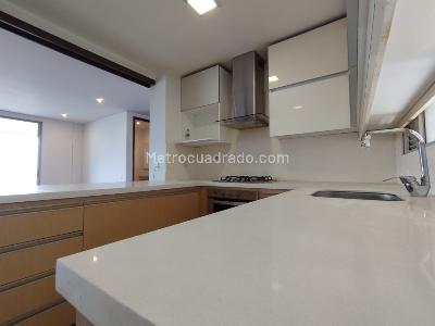 Apartamento de 3 alcobas en arriendo en Los Balsos, Medellín, 148 m² · foto 3 de 20