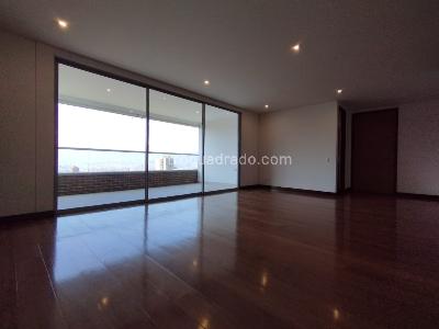 Apartamento de 3 alcobas en arriendo en Los Balsos, Medellín, 148 m² · foto 5 de 20