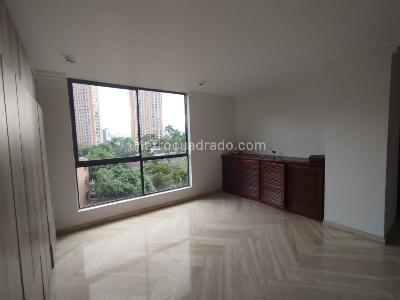 Apartamento de 4 alcobas en arriendo en Poblado Altos Del Poblado, Medellín, 190 m² · foto 11 de 17