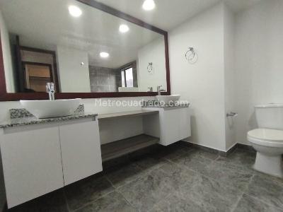 Apartamento de 4 alcobas en arriendo en Poblado Altos Del Poblado, Medellín, 190 m² · foto 13 de 17