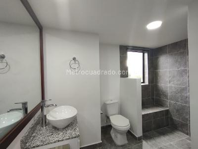 Apartamento de 4 alcobas en arriendo en Poblado Altos Del Poblado, Medellín, 190 m² · foto 17 de 17