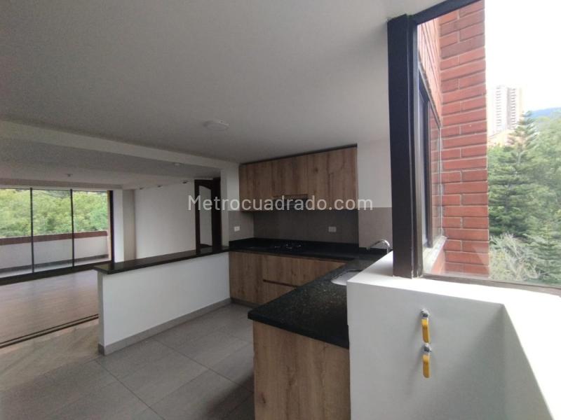 Beautiful 4BR Apartment in Poblado Altos Del Poblado - 3
