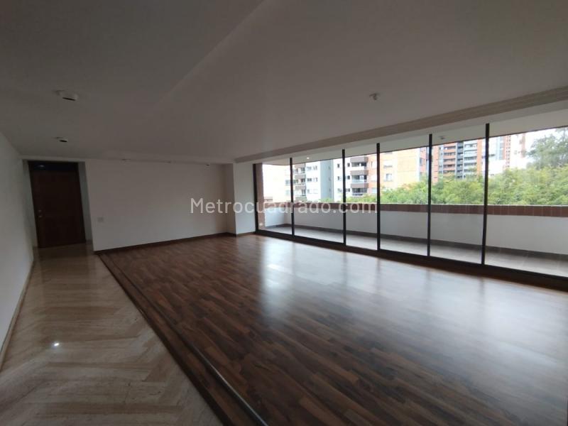 Beautiful 4BR Apartment in Poblado Altos Del Poblado - 5