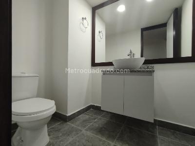 Apartamento de 4 alcobas en arriendo en Poblado Altos Del Poblado, Medellín, 190 m² · foto 8 de 17