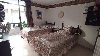Apartamento de 4 alcobas en venta en Conquistadores, Medellín, 154 m² · foto 8 de 16