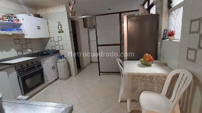 Apartamento de 4 alcobas en venta en Conquistadores, Medellín, 154 m² · foto 16 de 16
