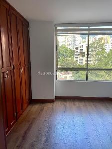 Apartamento de 3 alcobas en arriendo en El Poblado, Medellín, 130 m² · foto 12 de 20