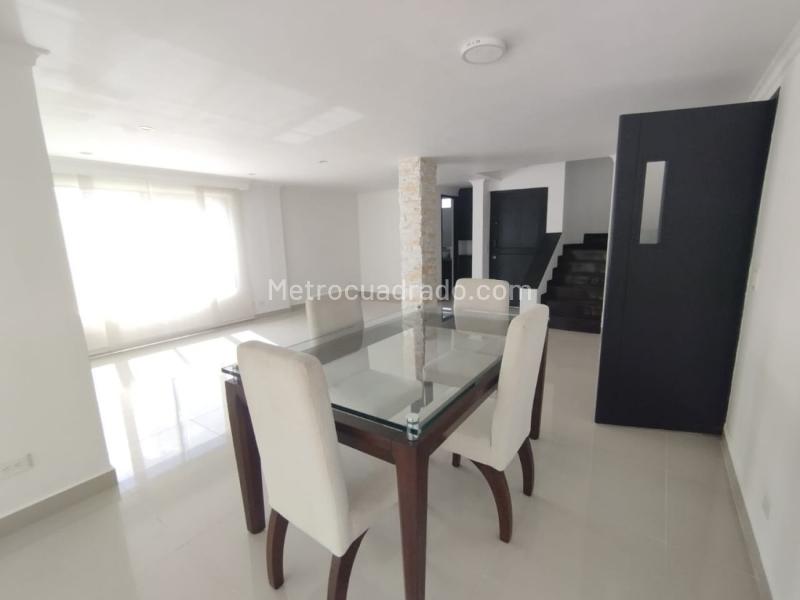 Casa de 5 Alcobas con Piscina en El Tesoro (Unidad Cerrada) - 2