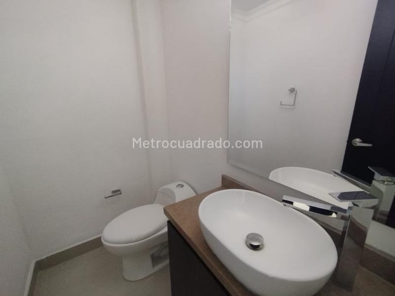 Casa de 5 Alcobas con Piscina en El Tesoro (Unidad Cerrada) - 3