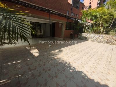 Casa de 5 alcobas en arriendo en El Tesoro, Medellín, 380 m² · foto 6 de 20