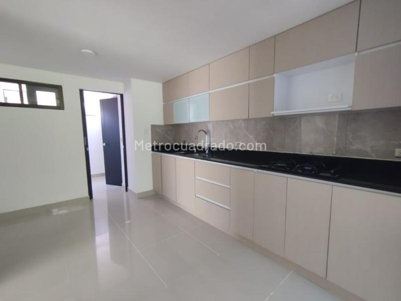 Casa de 5 Alcobas con Piscina en El Tesoro (Unidad Cerrada) - 8