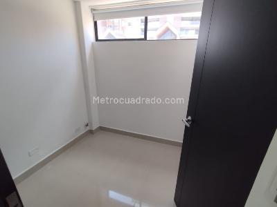 Casa de 5 alcobas en arriendo en El Tesoro, Medellín, 380 m² · foto 10 de 20