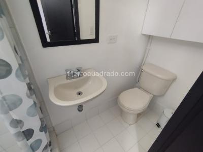 Casa de 5 alcobas en arriendo en El Tesoro, Medellín, 380 m² · foto 11 de 20