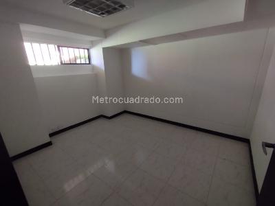 Casa de 5 alcobas en arriendo en El Tesoro, Medellín, 380 m² · foto 14 de 20