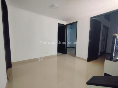 Casa de 5 alcobas en arriendo en El Tesoro, Medellín, 380 m² · foto 16 de 20