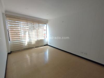 Casa de 5 alcobas en arriendo en El Tesoro, Medellín, 380 m² · foto 17 de 20