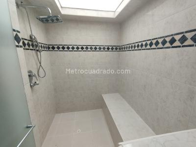 Casa de 5 alcobas en arriendo en El Tesoro, Medellín, 380 m² · foto 20 de 20