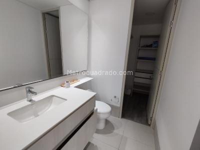 Apartaestudio en arriendo en Poblado Altos Del Poblado, Medellín · foto 10 de 12