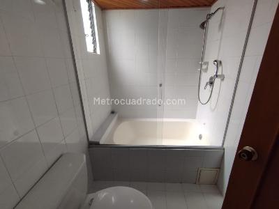 Apartamento de 4 alcobas en arriendo en Loma Del Campestre, Medellín, 165 m² · foto 15 de 20