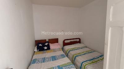 Casa de 5 alcobas en venta en La America, Medellín, 215 m² · foto 2 de 11