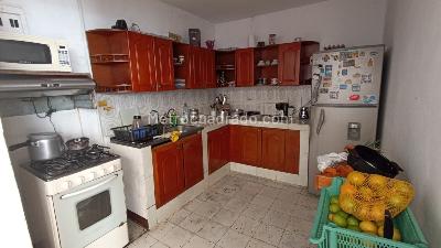 Casa de 5 alcobas en venta en La America, Medellín, 215 m² · foto 5 de 11