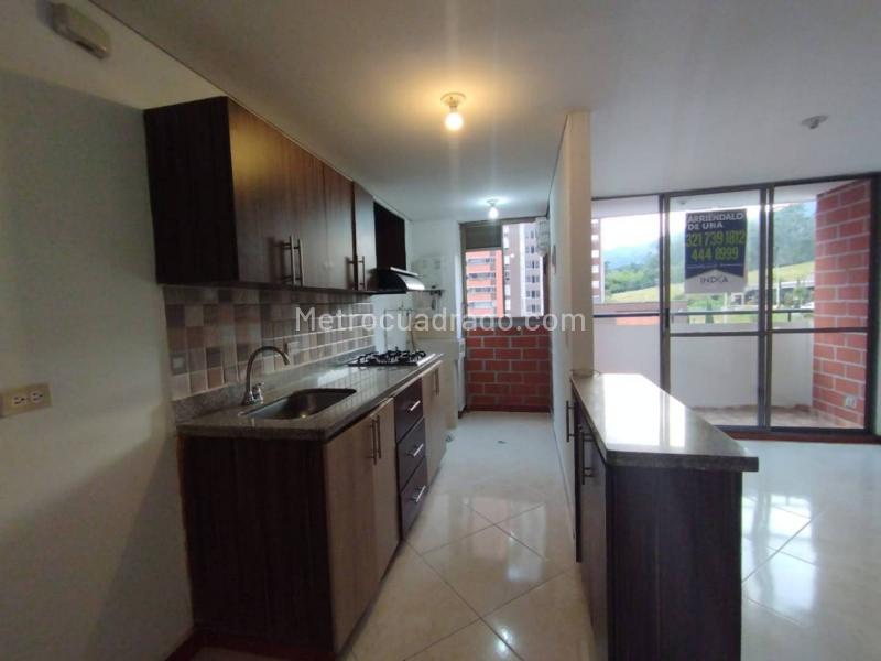 Spectacular 3BR Apartment in La Ferreria, La Estrella - 4