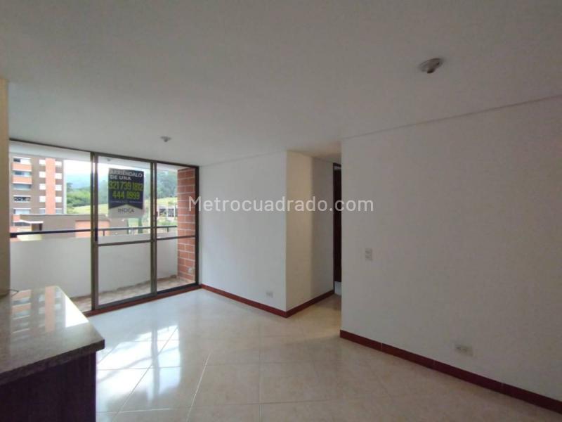 Spectacular 3BR Apartment in La Ferreria, La Estrella - 9