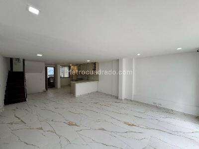 Casa de 5 alcobas en venta en El Tesoro, Medellín, 220 m² · foto 3 de 19