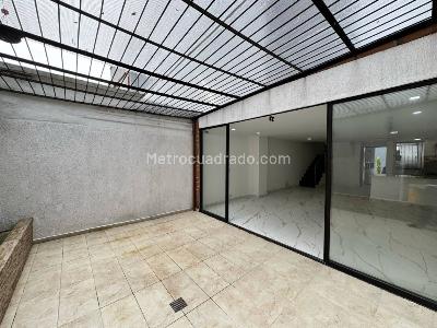 Casa de 5 alcobas en venta en El Tesoro, Medellín, 220 m² · foto 4 de 19