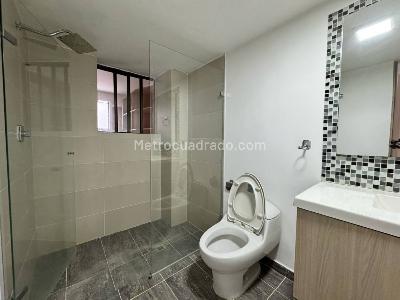 Casa de 5 alcobas en venta en El Tesoro, Medellín, 220 m² · foto 7 de 19