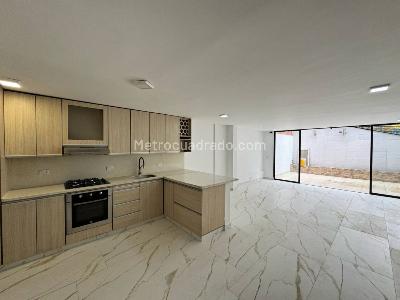Casa de 5 alcobas en venta en El Tesoro, Medellín, 220 m² · foto 10 de 19