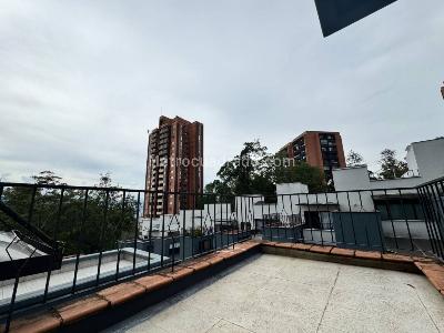 Casa de 5 alcobas en venta en El Tesoro, Medellín, 220 m² · foto 16 de 19