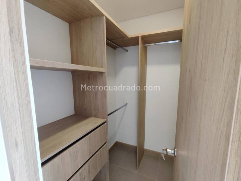 Stylish 3BR Apartment with 5 Baths in El Tesoro - 6