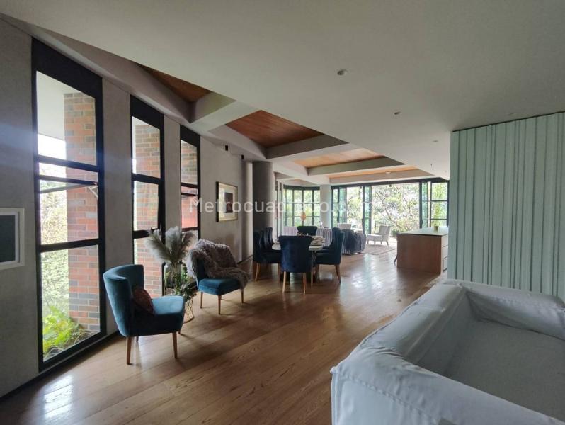 Apartamento Moderno de 2 Alcobas en Loma del Campestre